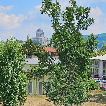 Antracit Πανσιόν Štúrovo